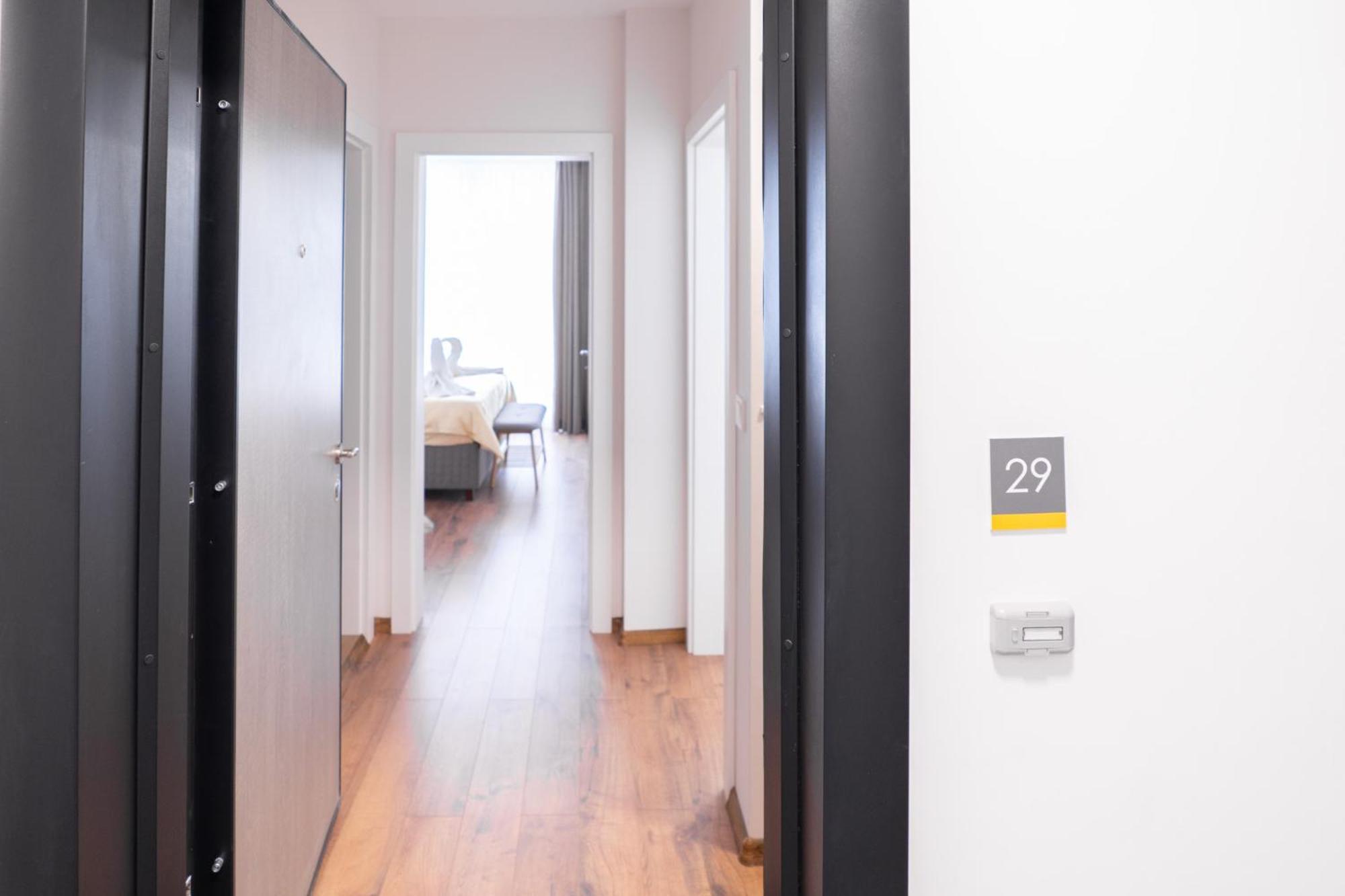 New Modern & Cozy Apartment With Free Private Parking And Ev Charging Station Varna Exteriör bild