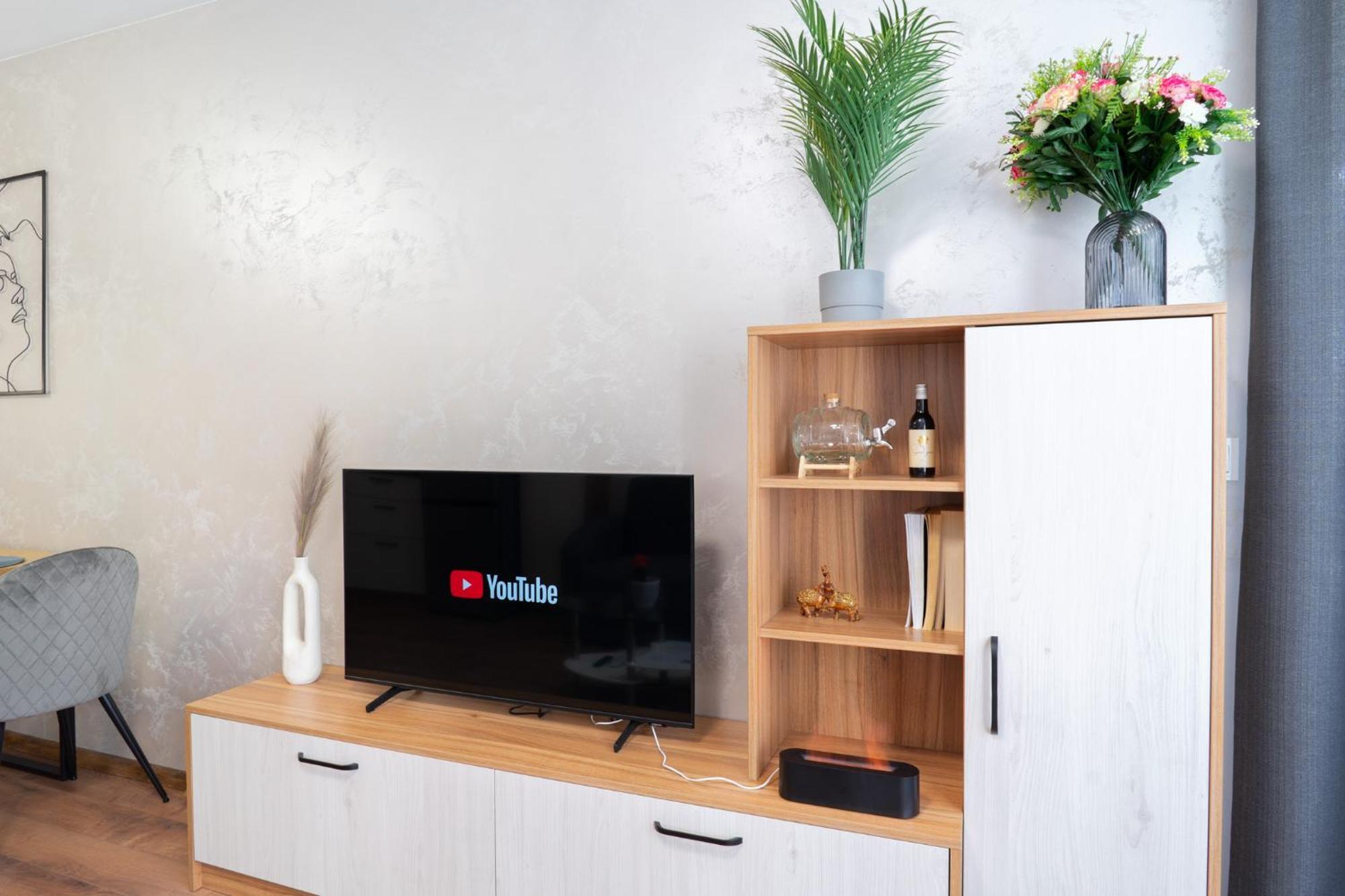 New Modern & Cozy Apartment With Free Private Parking And Ev Charging Station Varna Exteriör bild