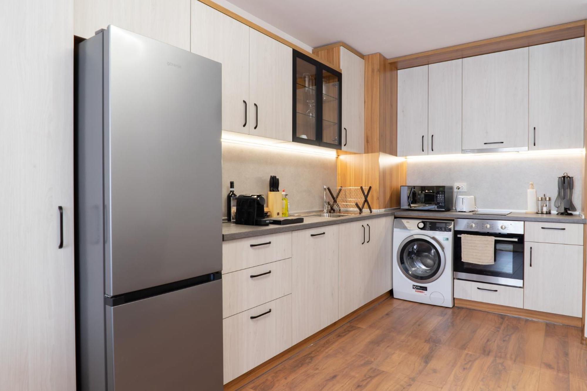 New Modern & Cozy Apartment With Free Private Parking And Ev Charging Station Varna Exteriör bild