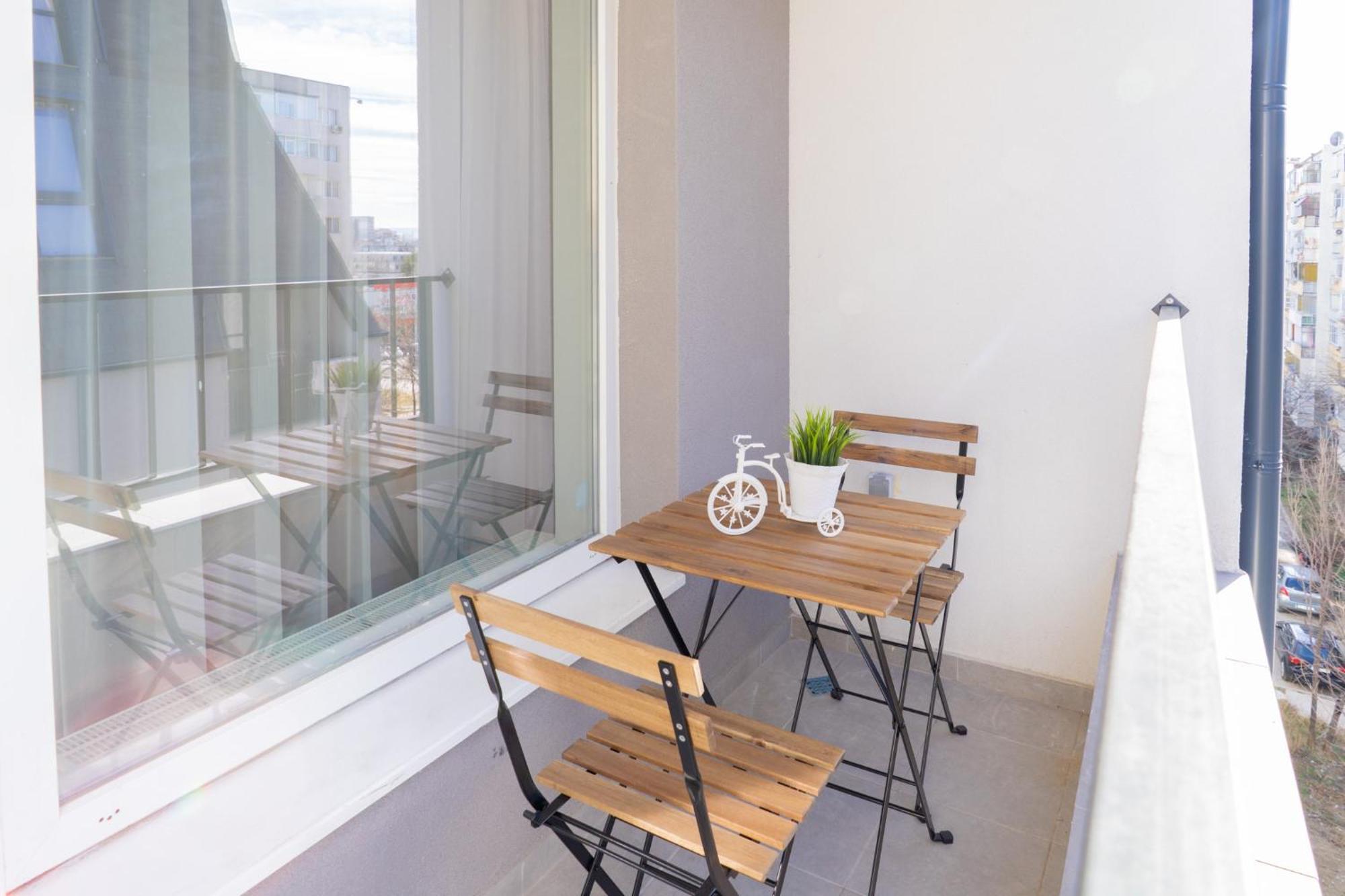 New Modern & Cozy Apartment With Free Private Parking And Ev Charging Station Varna Exteriör bild
